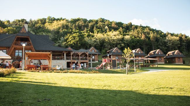 Etno Complex Vrdnicka Kula Hotel Vrdnik Exterior foto